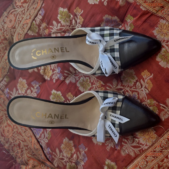Chanel Gingham Black & White Mules - Picture 2 of 11